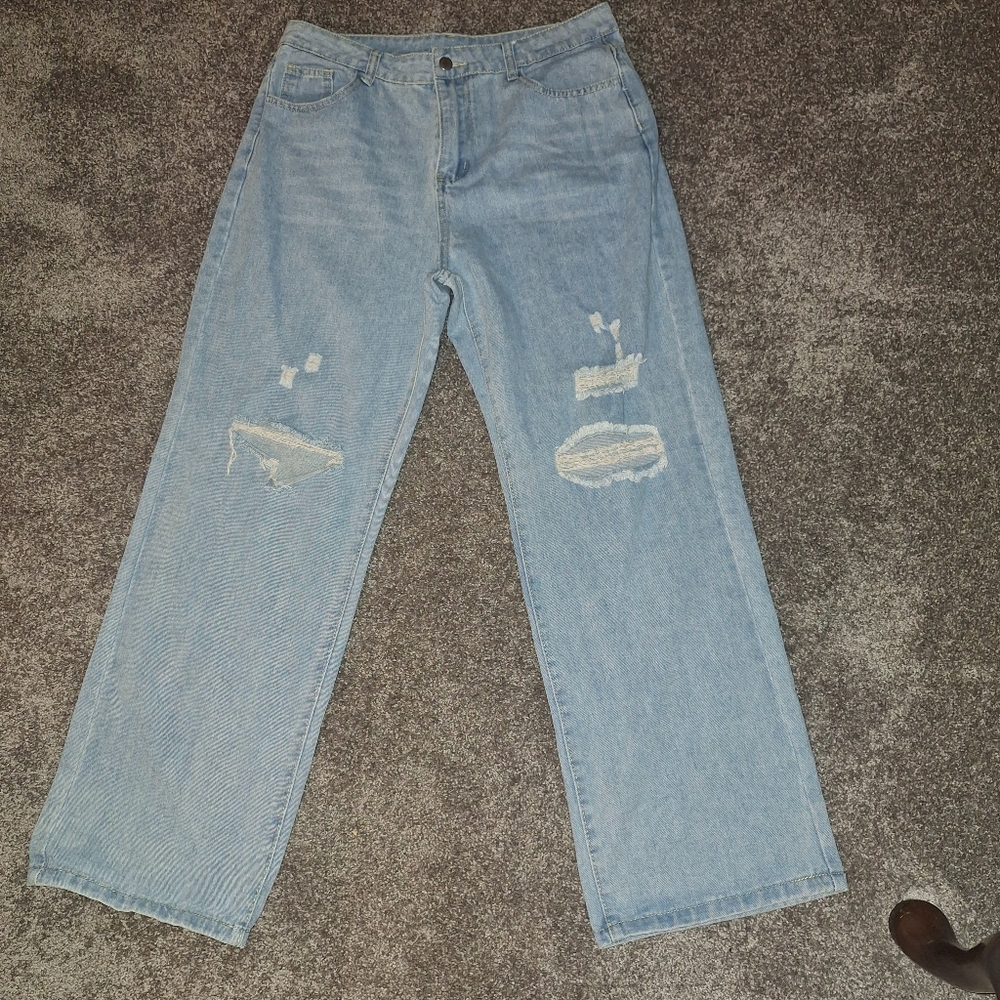 Wide Legs Distressed Jeans